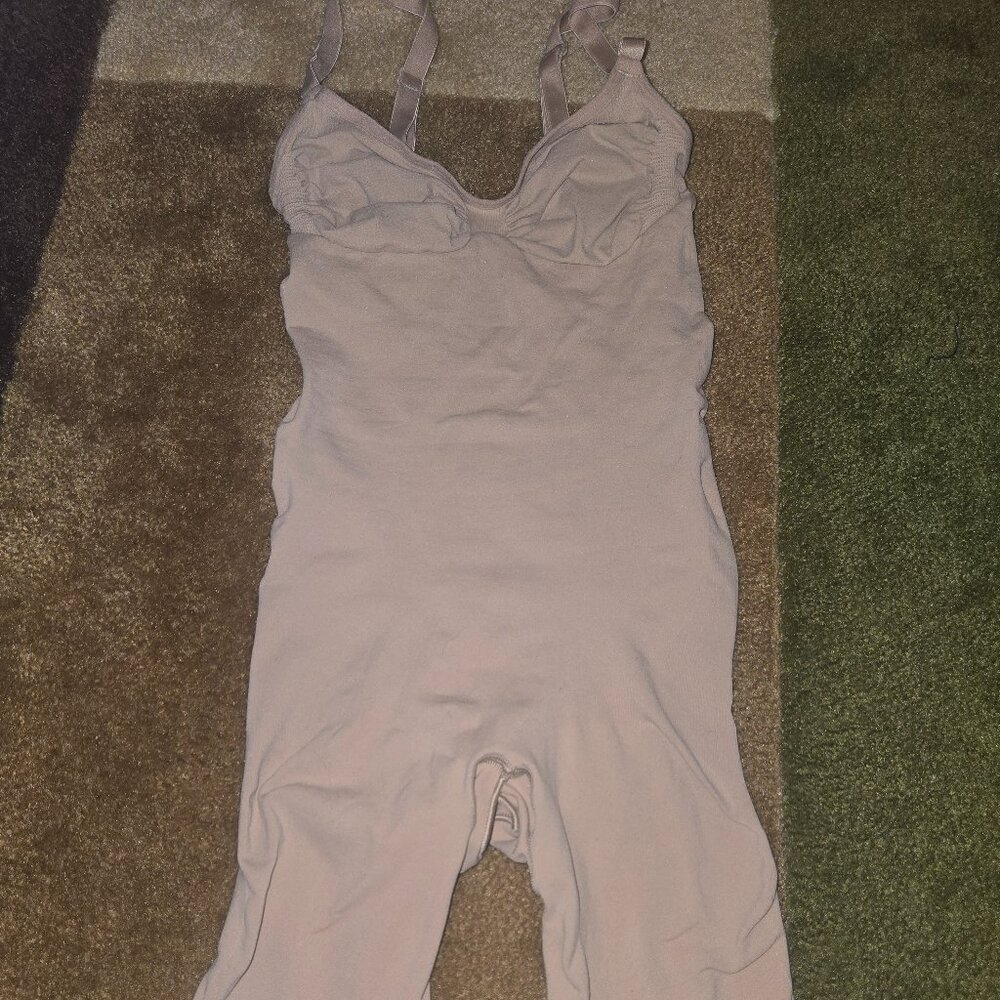 Brand new skims shapewear